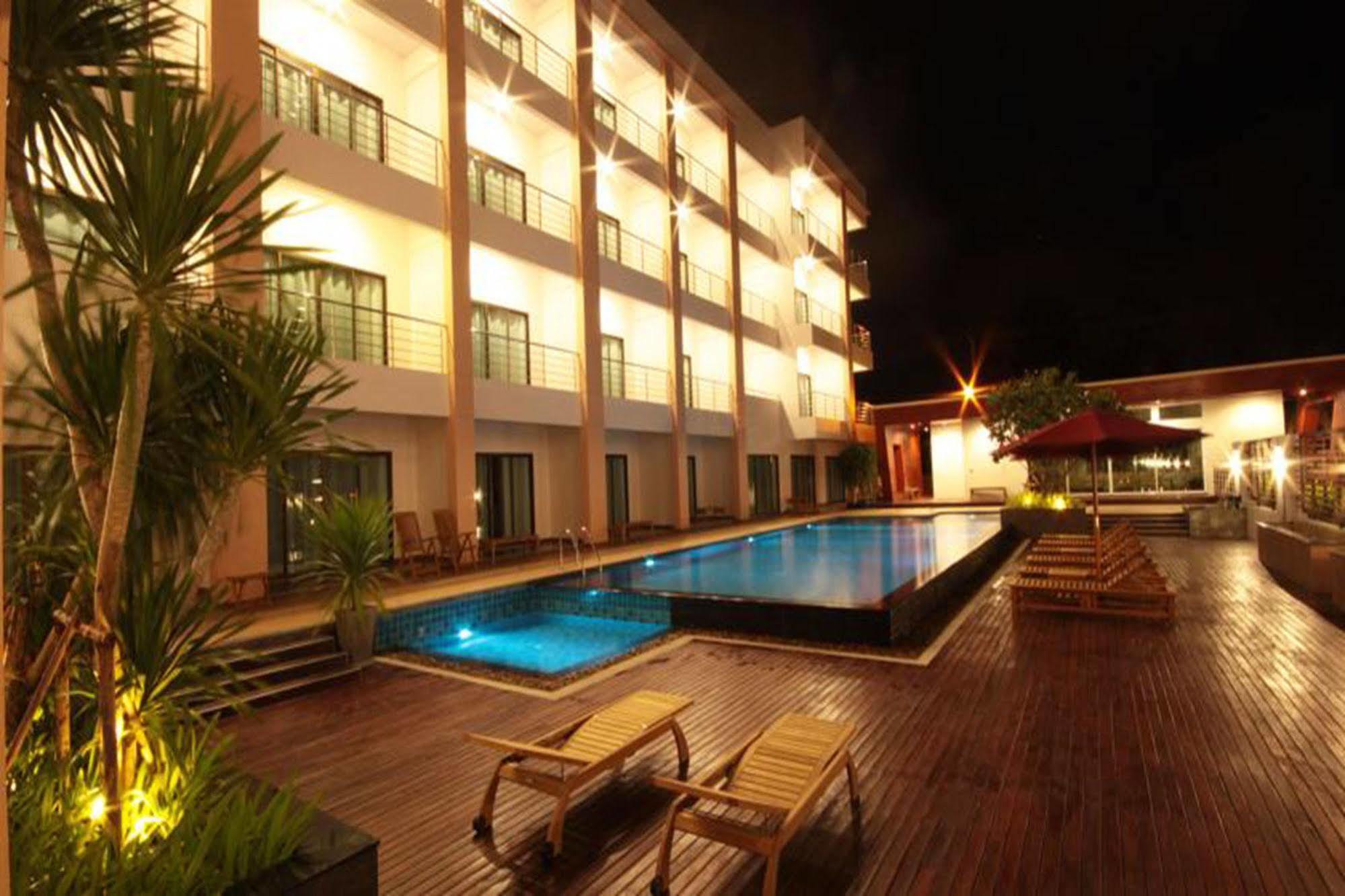 Paragon Suites Resort Jomtien Beach Exterior foto